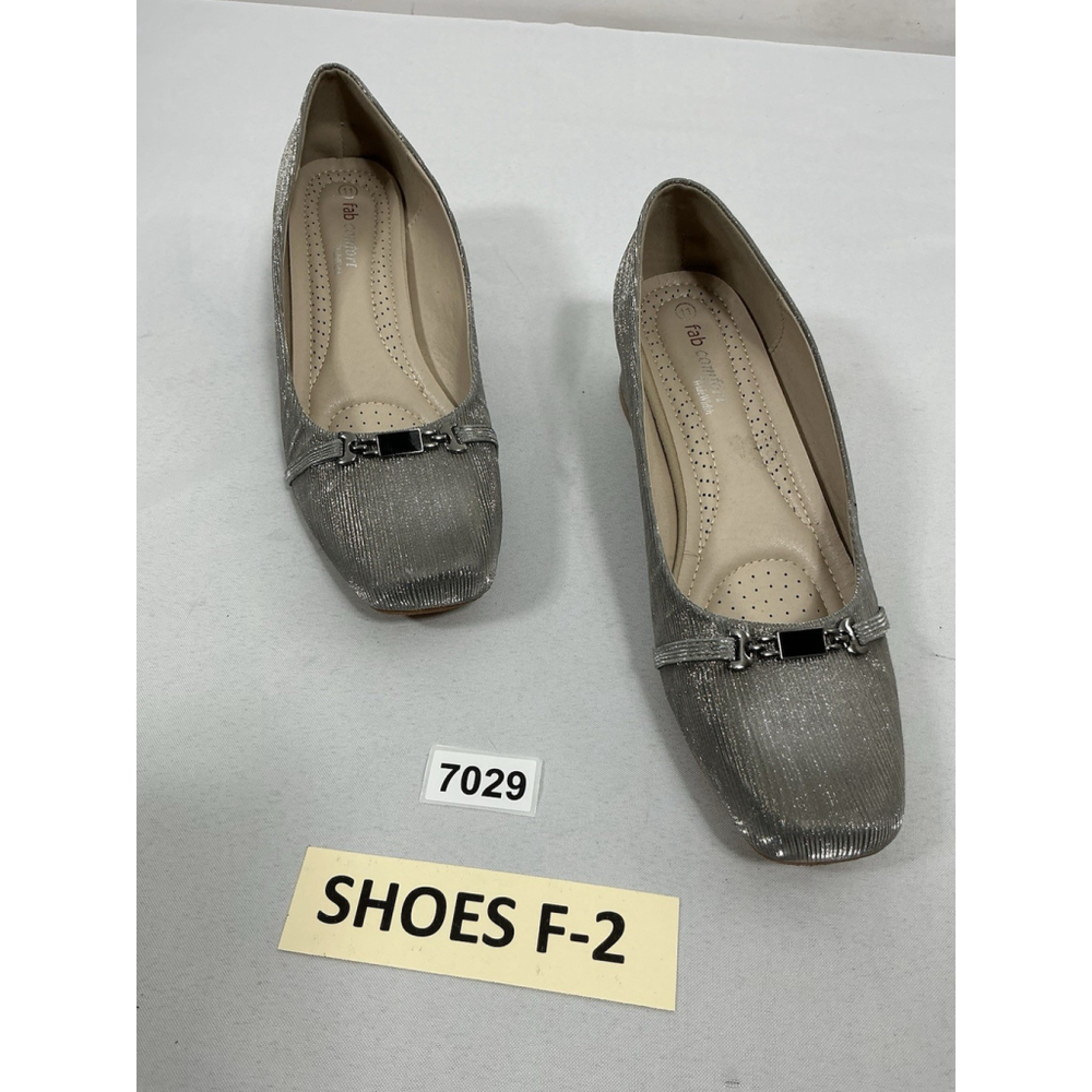 Womans Excellent Condition Fab Comfort Slip On Pumps Size 11 Silver Block Heel